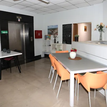 Pucee Downtown Daire Pula