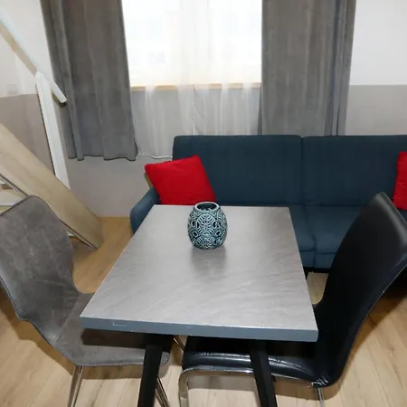 Pucee Downtown * Pola