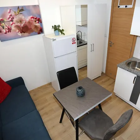 Pucee Downtown Apartamento Pula