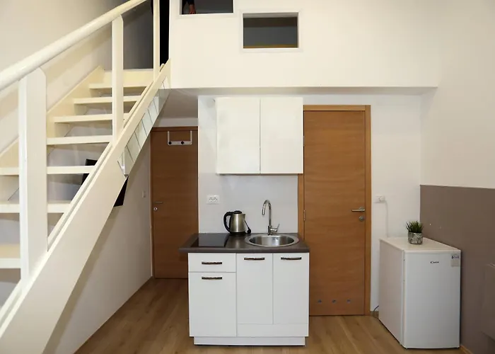 Pucee Downtown * Pola